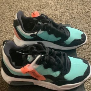 Jordan MA2 tropical twist colorway size 8 mens